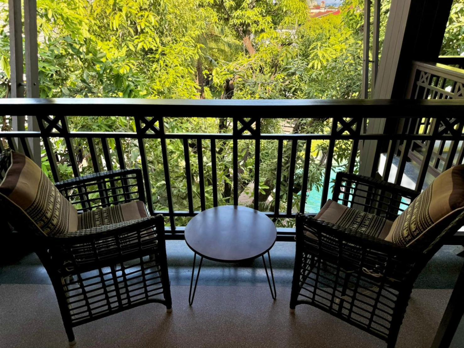 Smile Lanna Hotel Chiang Mai Exterior photo A balcony in a hotel